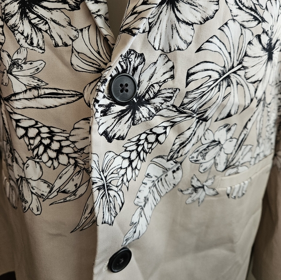 Women's Blazer Jacket - Picture 2 of 5